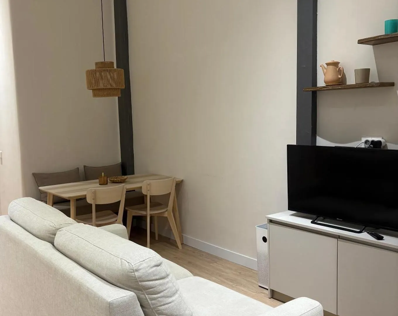 Ubytování v soukromí Apartamento Premium En Plaza Mina Minimalismo Y Confort A Pasos Del Mar Cádiz