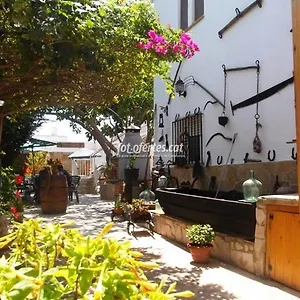 La Llar De Laura , El Poble Nou del Delta España