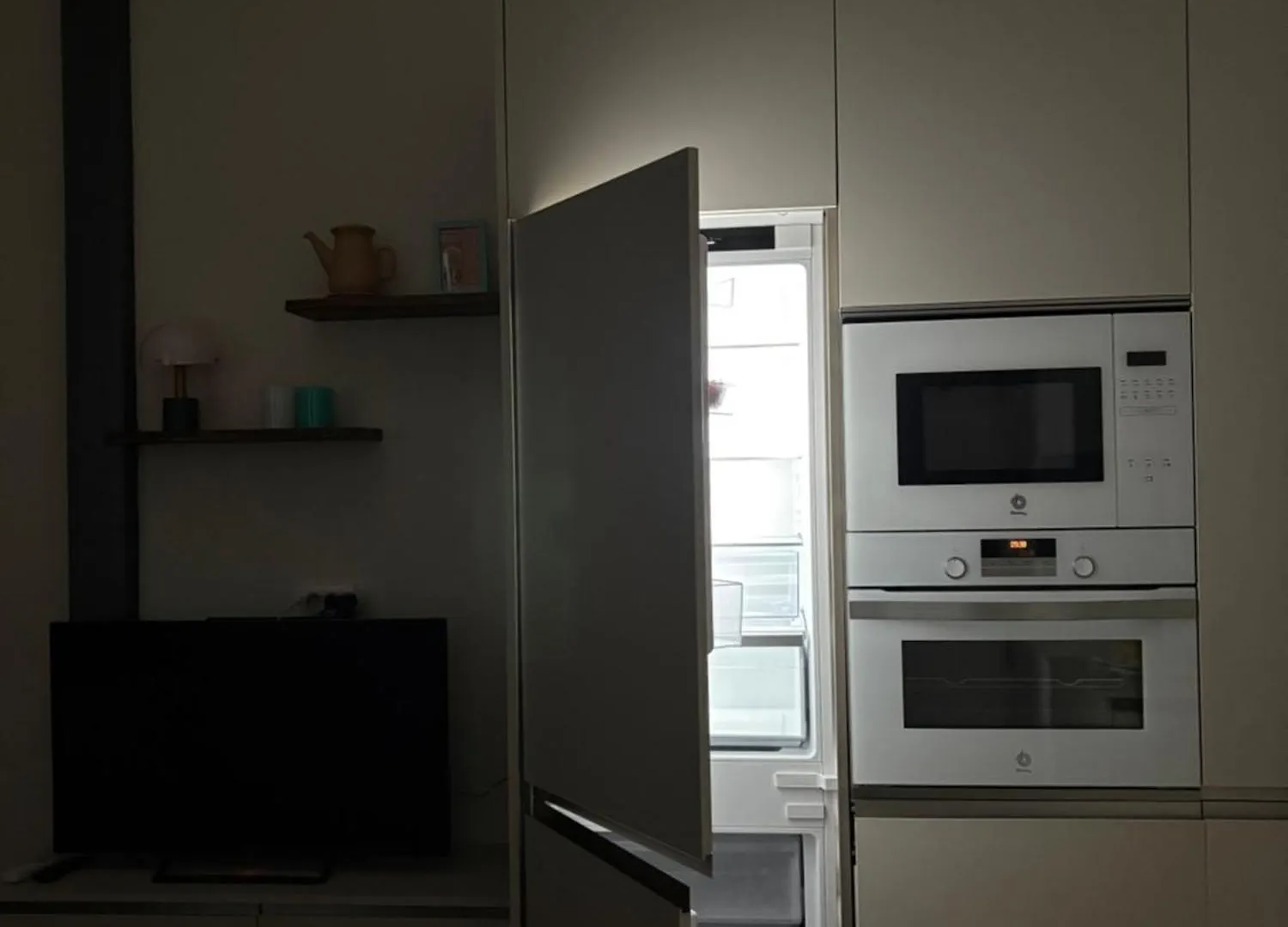 Apartamento Premium En Plaza Mina Minimalismo Y Confort A Pasos Del Mar Cádiz 0*,  España