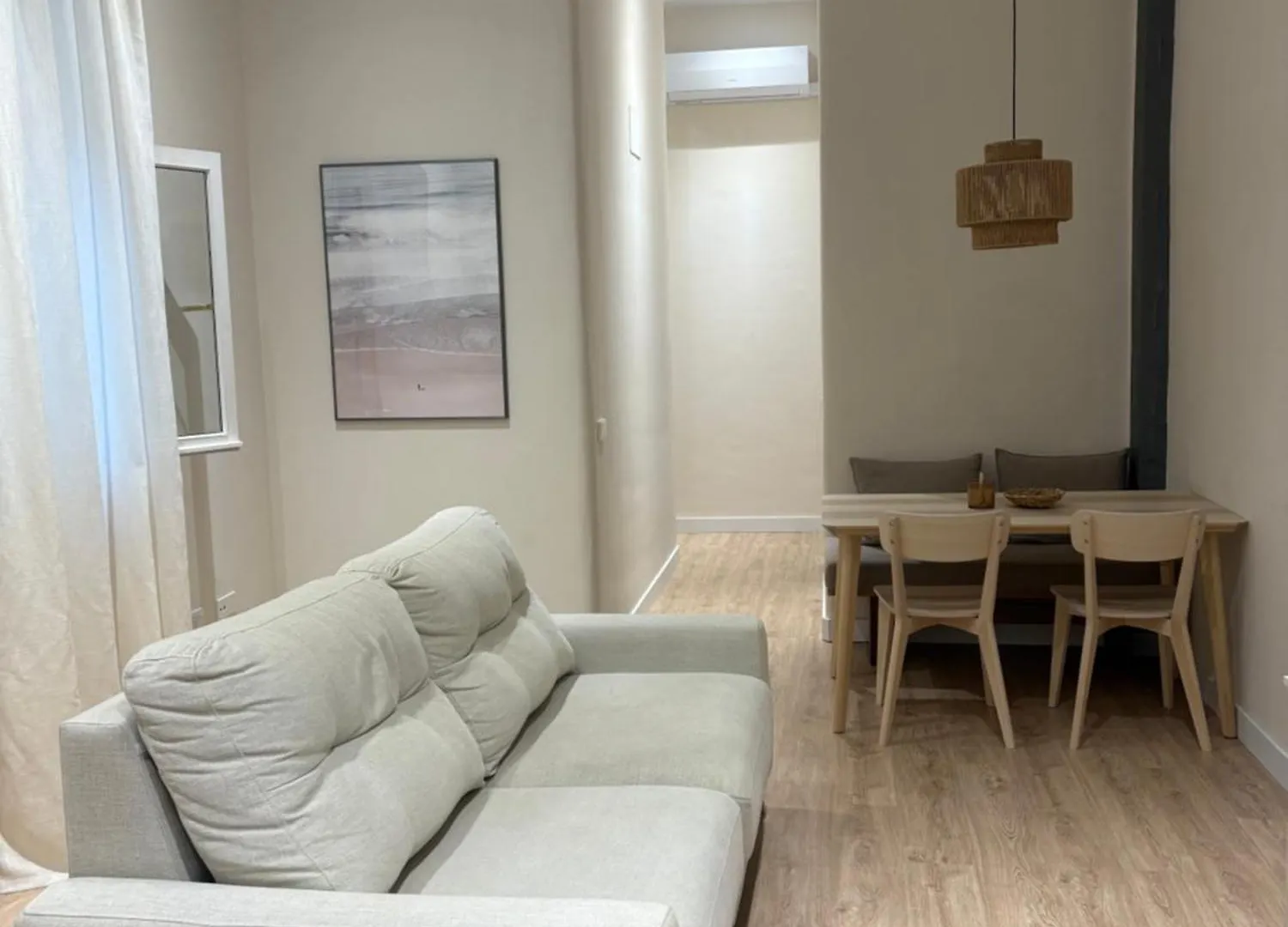Apartamento Premium En Plaza Mina Minimalismo Y Confort A Pasos Del Mar Cádiz Habitación en casa particular